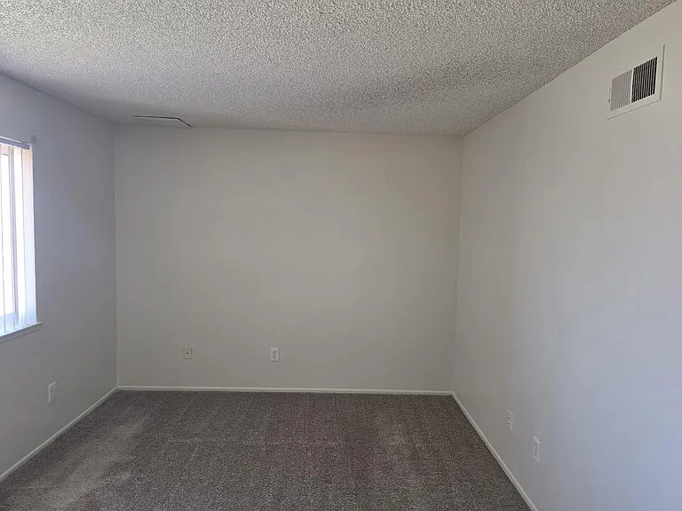 72721 Willow St — Photo 7