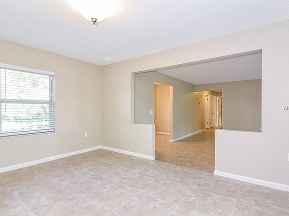 4th image of 5044 Lochinvar