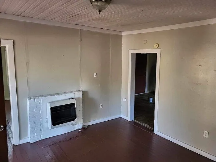 303 Summeral St — Photo 6