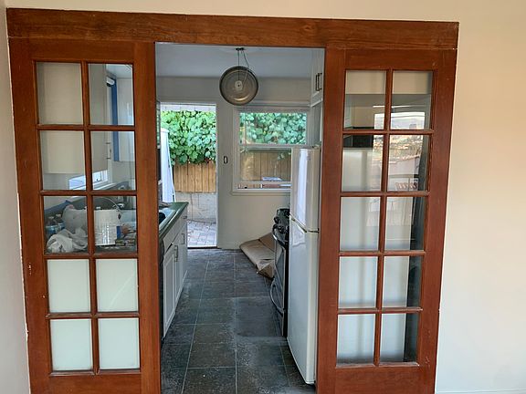 4th image of 1138 Berkeley Dr