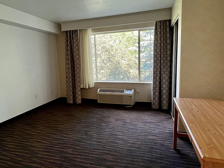 Ski Town Apartments — Photo 56