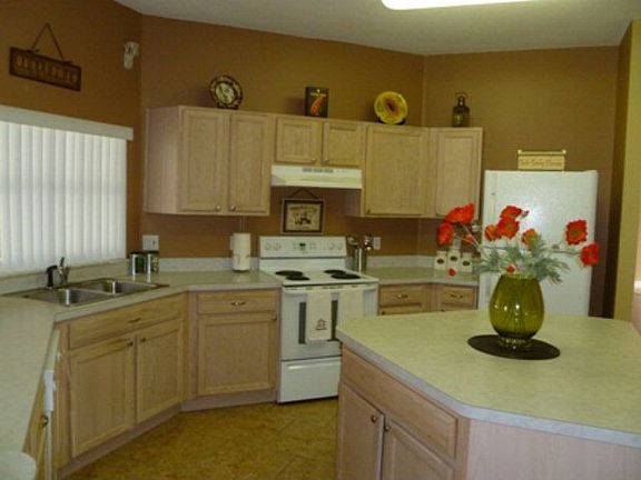 3rd image of 10 Palmer Ln