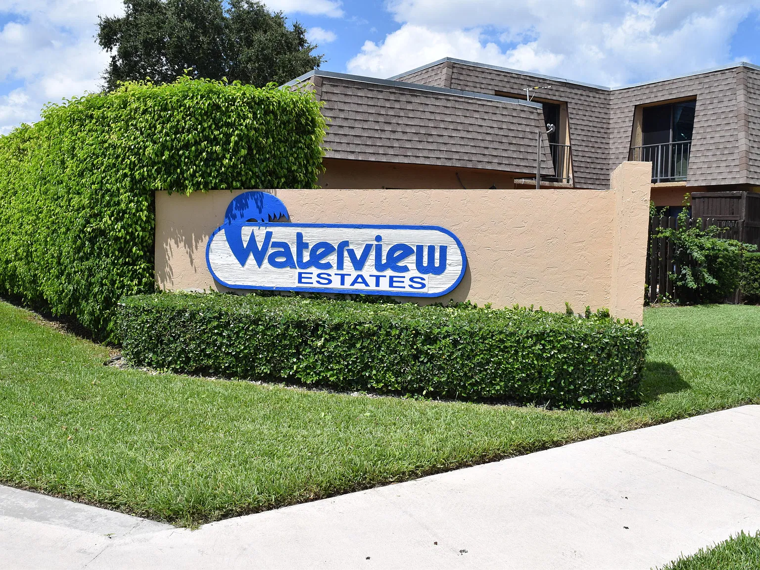 2 bed, 2.0 bath, 970 sqft, $1,950 — Photo 3