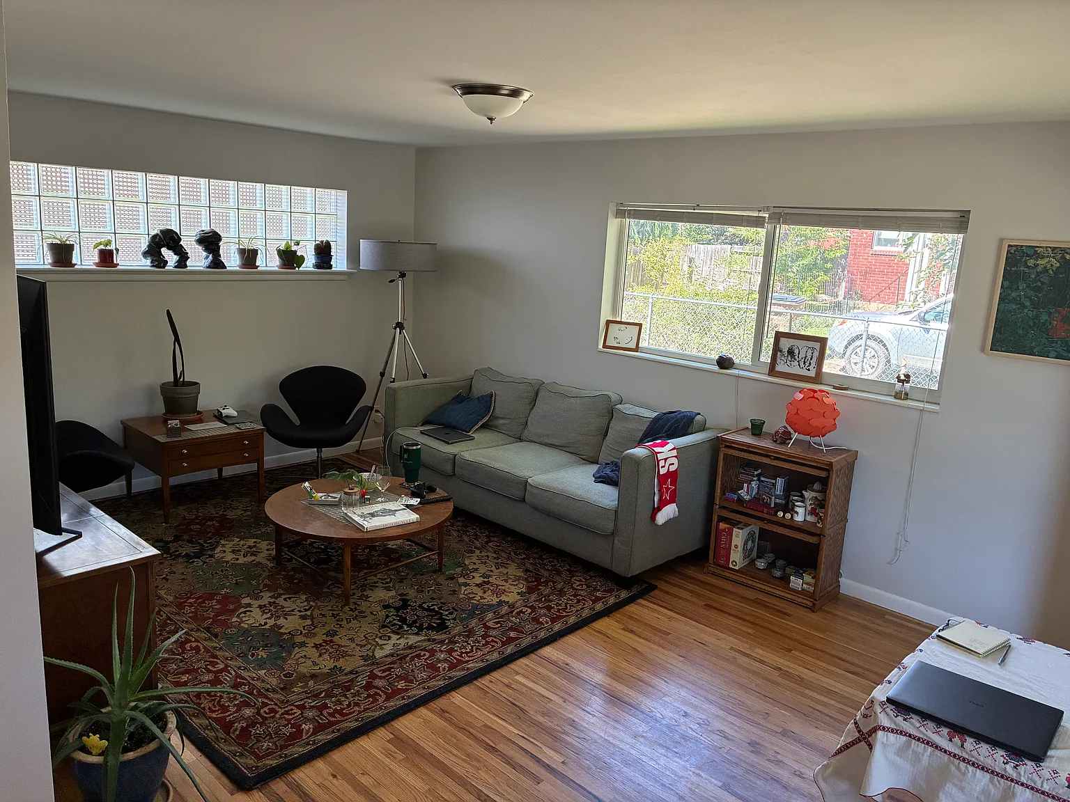 3 bed, 2200 sqft, $1,250 — Photo 2