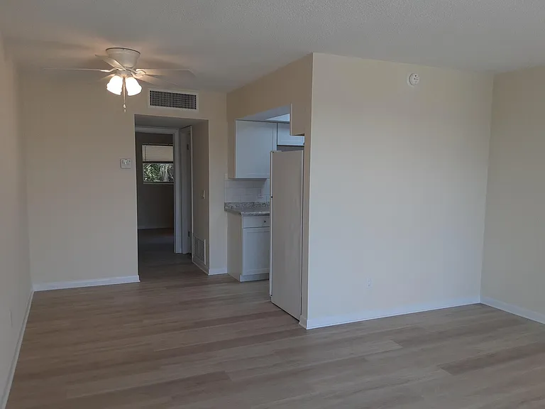 616 S Betty Ln #5 — Photo 3