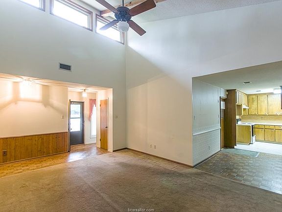 3rd image of 3020 Westwood Main Dr
