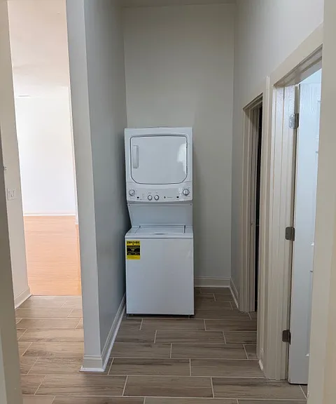 548 E Hall St #A — Photo 16