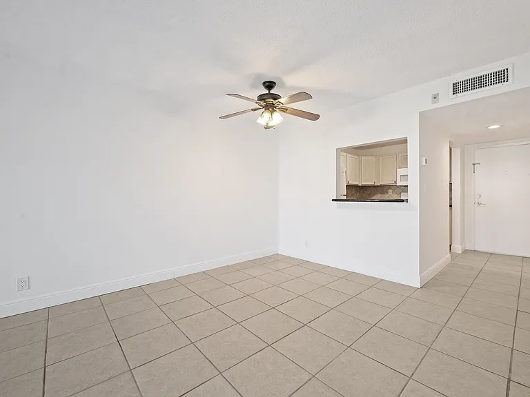 140 Lakeview Dr #103 — Photo 12