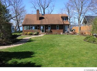 4664 Driftwood Ln, Geneva, NY 14456