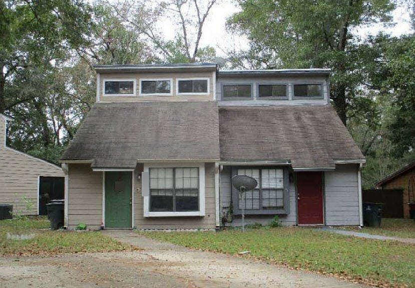 1st image of 2711 Via Milano Ave