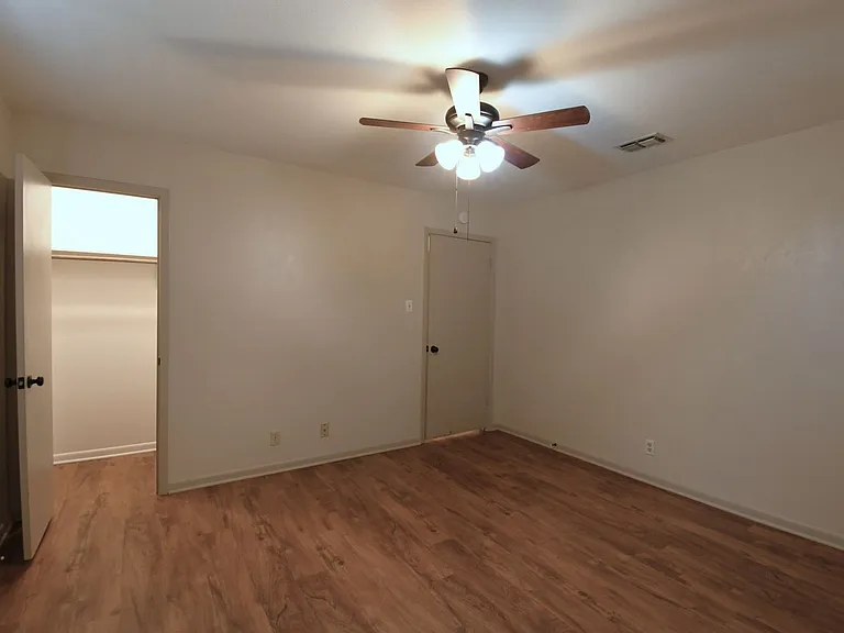710 Kelli — Photo 16