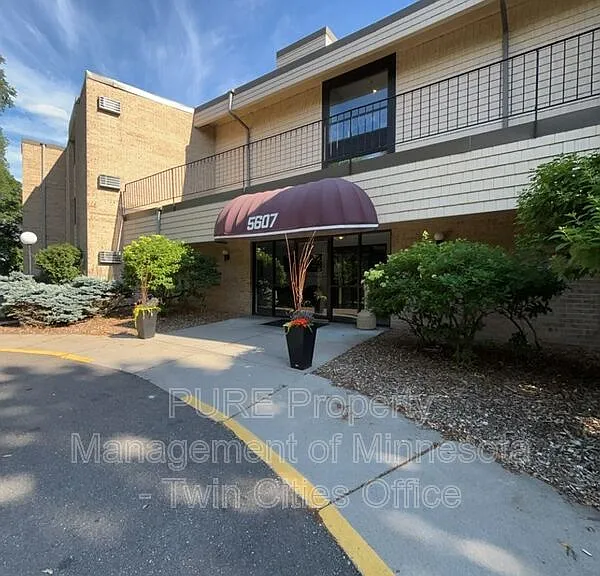 5607 Green Circle Dr #106 — Photo 1