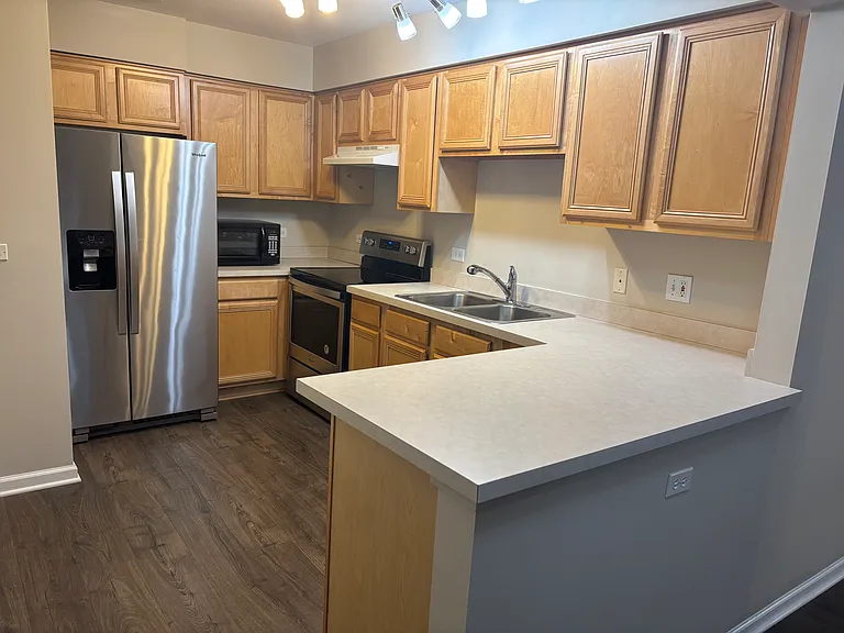 1635 N Milwaukee Ave #103 — Photo 9
