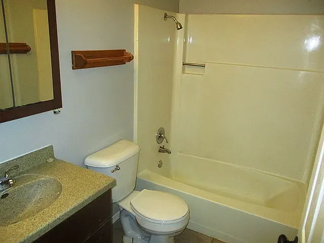 1000 Charlotte Dr — Photo 6