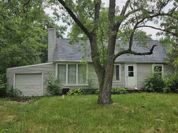 5615 Highview Dr, Fort Wayne, IN 46818