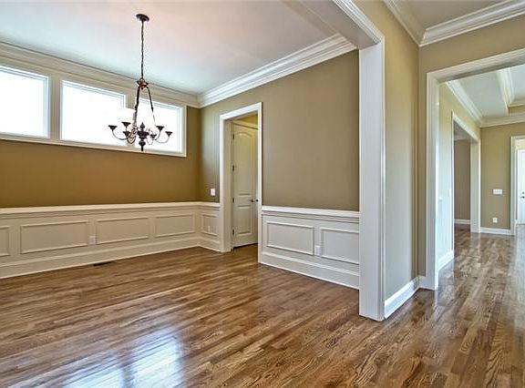 5th image of 1350 Jewell Avenue Lot #1056