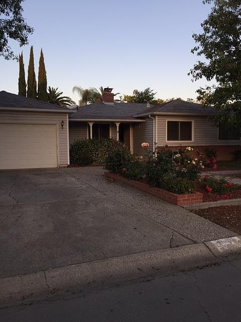 1st image of 894 Sweetbriar Dr