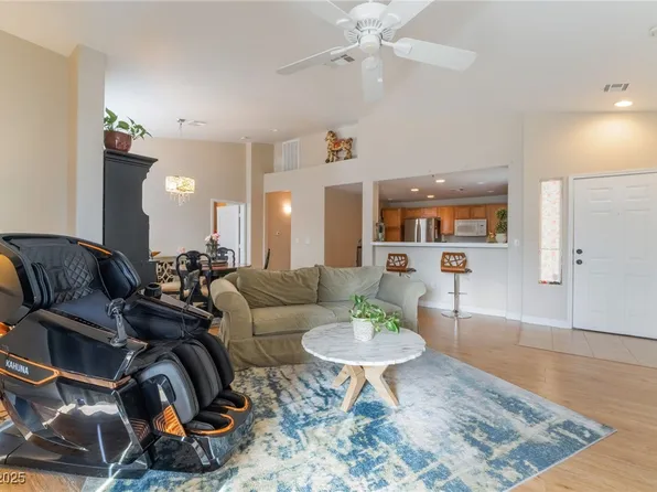 2325 Windmill Pkwy APT 323, Henderson, NV 89074