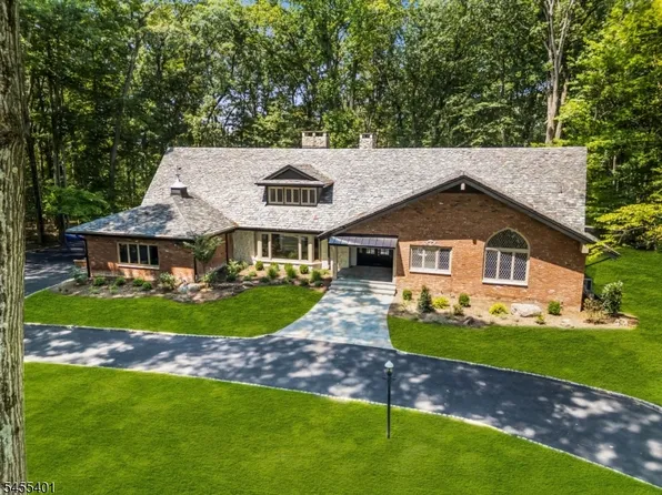 17 Deerhill Drive, Hohokus Boro, NJ 07423