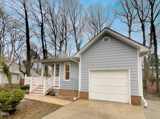 102 Shotts Ct, Cary, NC 27511