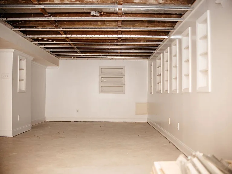 436 N Prince St — Photo 25