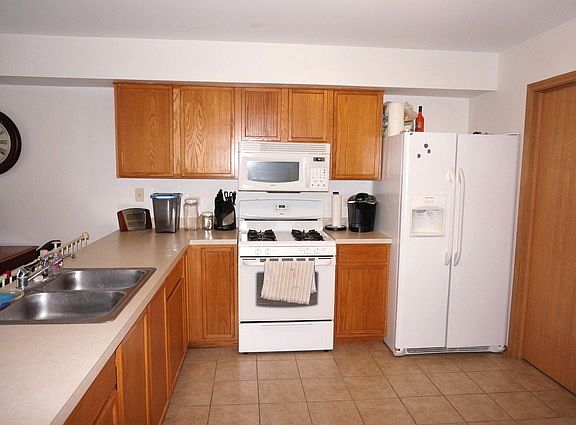 4th image of 25247 Shannon Dr