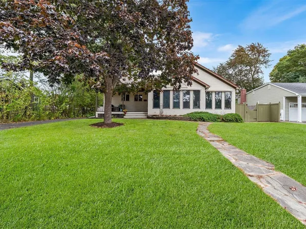 425 Sunrise Avenue, Sayville, NY 11782