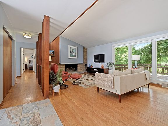 3rd image of 2349 James Dr