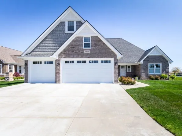 10600 Saint John Dr, Algonac, MI 48001