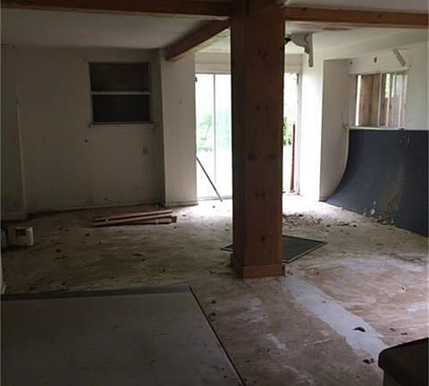 Possible great studio unit downstairs