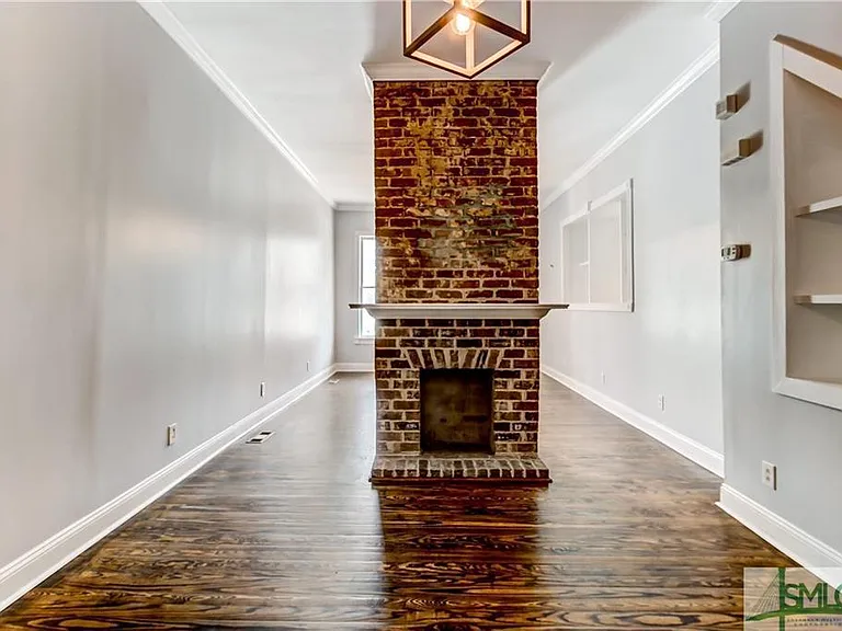 525 E Gaston St — Photo 6