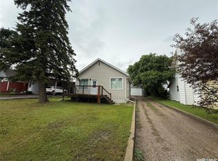 110 7th Ave W, Kindersley, SK S0L1S2