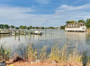321 Oyster Bay Pl #304, Solomons, MD