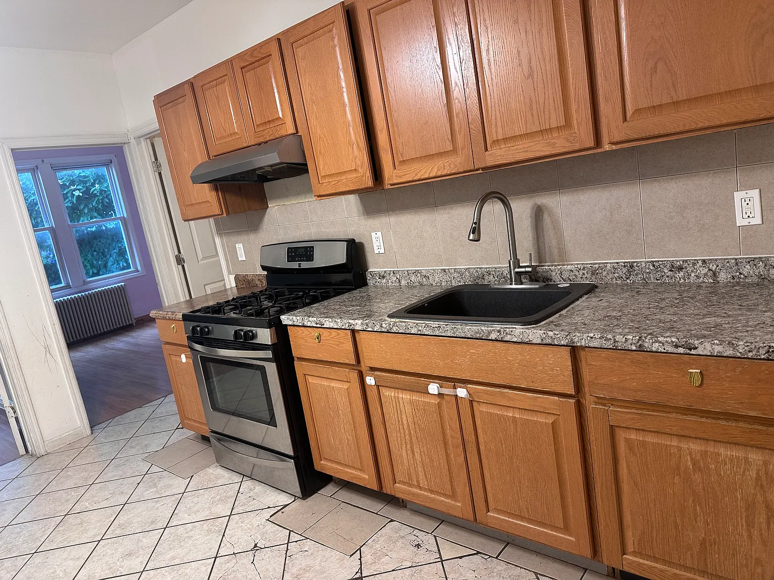 2 bed, 2500 sqft, $1,795 — Photo 2