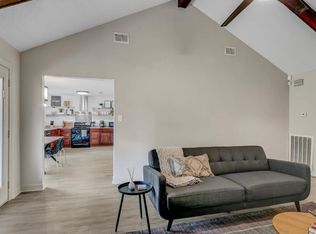 355 Lexington Dr, Vidor, TX 77662