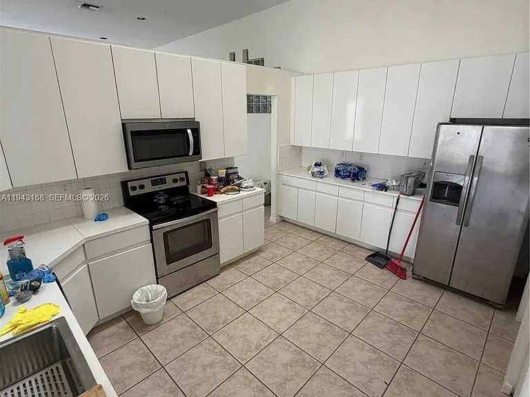 14640 SW 132nd Ct — Photo 2