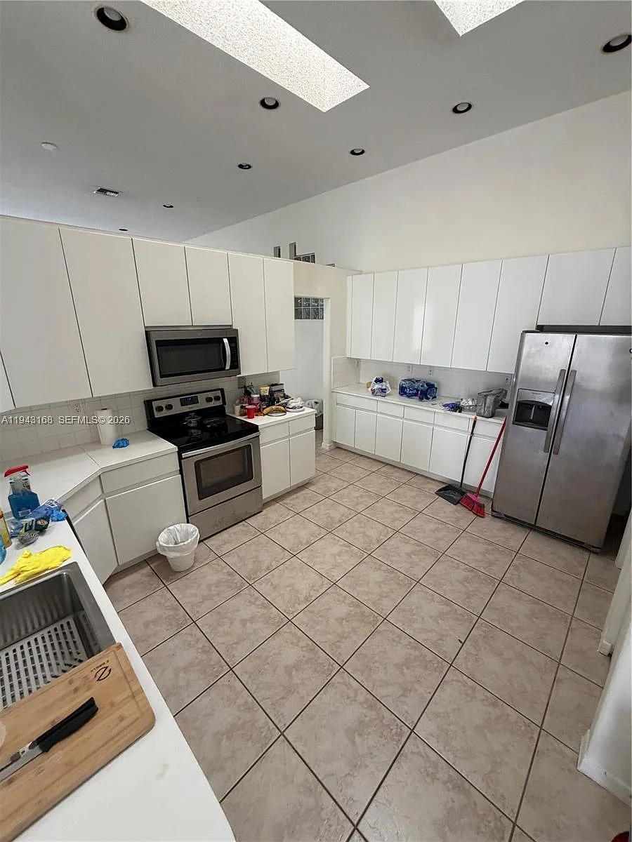 Building Photo - 14640 SW 132nd Ct