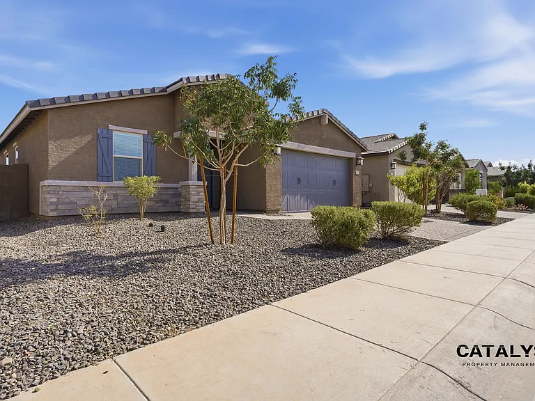 6926 W Winston Dr — Photo 9
