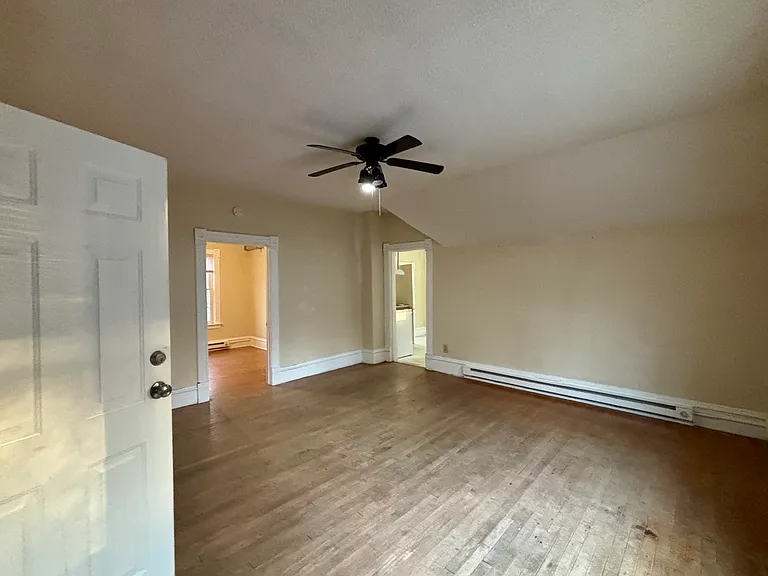 320 Augusta Ave SE #2 — Photo 8