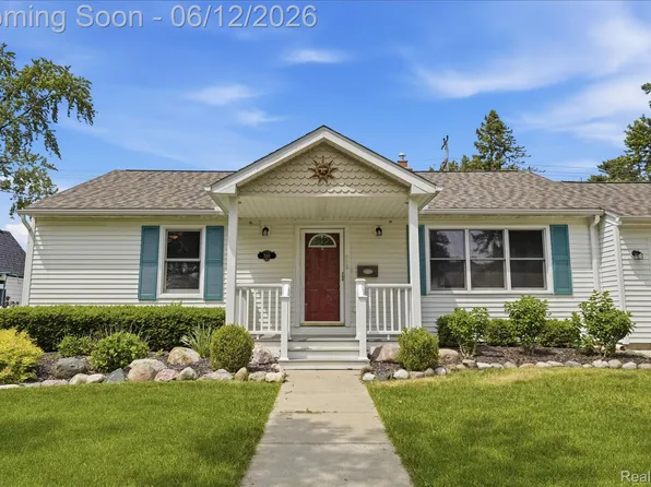 330 Whipple St, South Lyon, MI 48178