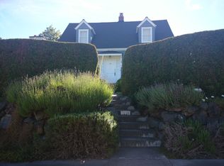 3228 W Viewmont Way W, Seattle, WA 98199