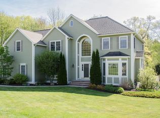 10 Periwinkle Way, North Andover, MA 01845