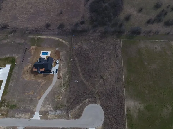 6800 Hunnington Dr, Sanger, TX 76266