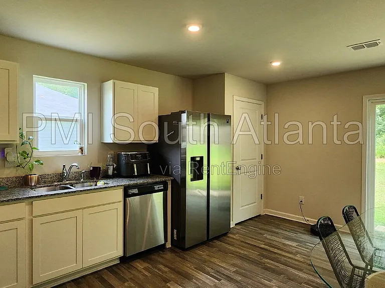 116 Dogwood Ln — Photo 10