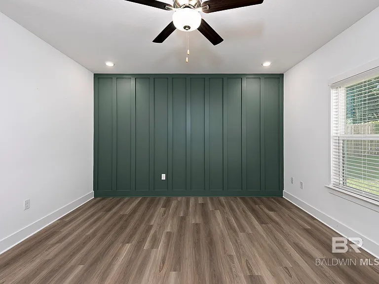 231 Bronze St — Photo 16