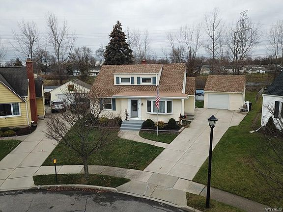 2nd image of 5 Faragut Ct