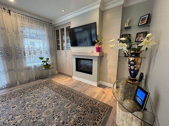 2nd image of 2689 Parkway Dr #19