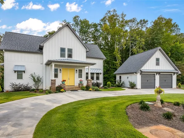 108 Vaughn Ct, Six Mile, SC 29682