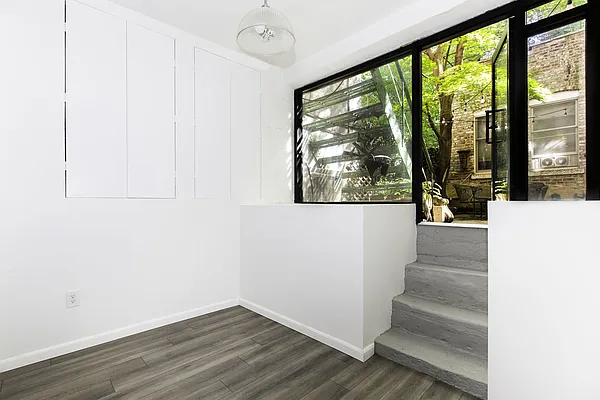 Rented by Compass | media 2
