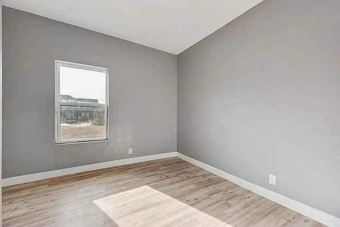 815 N Travis St — Photo 10